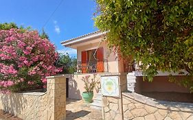 Pandesia Apartments